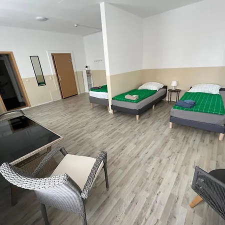Affittacamere Grosse Fuer 3 Personen -fernseher, Kuehlschrank 3*