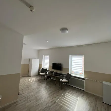 Affittacamere Grosse Fuer 3 Personen -fernseher, Kuehlschrank Meine